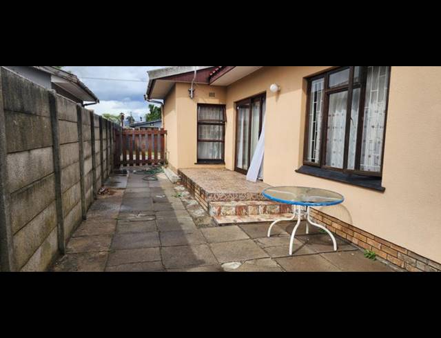 3 BEDROOM HOUSE FOR SALE IN PEERLESS PARK EAST